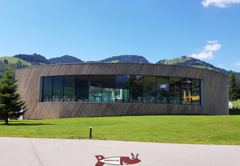 Le bâtiment des bains de la Gruyère. bains thermaux de la gruyère - Charmey
