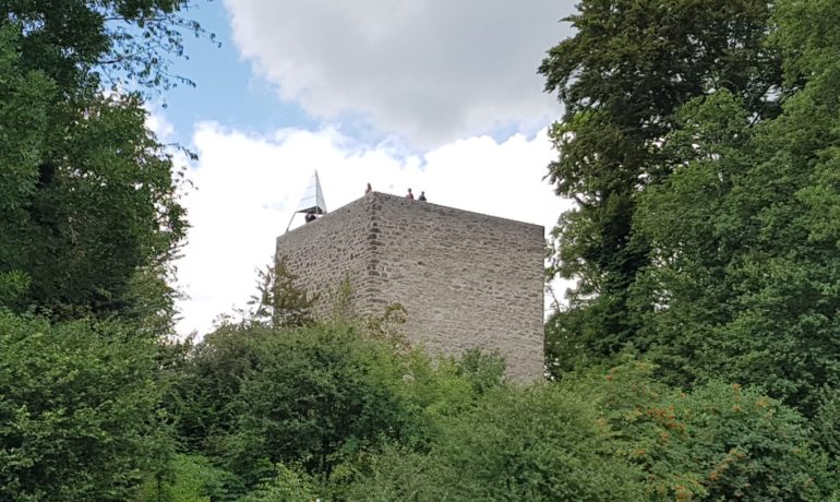 🏰 Tour de Gourze – Riex