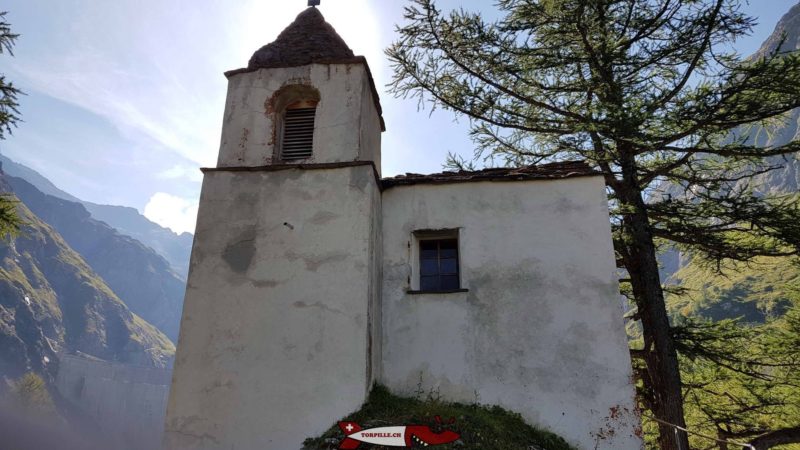 La chapelle près du barrage de Mauvoisin