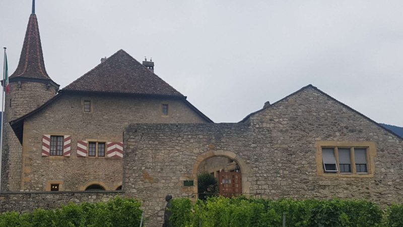 La château de Boudry le long des gorges de l'Areuse