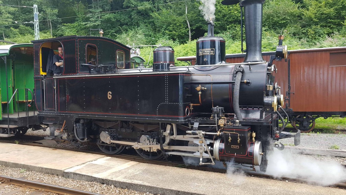 Une locomotive à vapeur à Blonay.