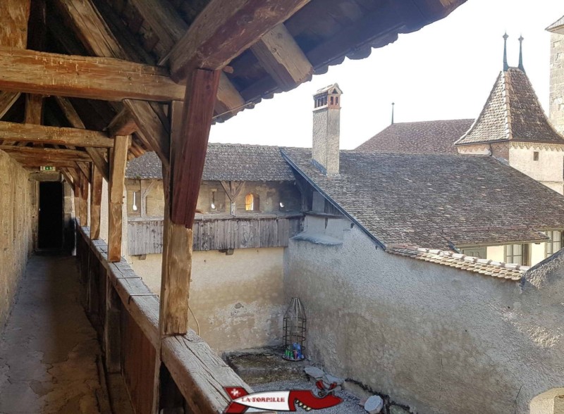 Les remparts du château d'Aigle. Les remparts du château d'Aigle.