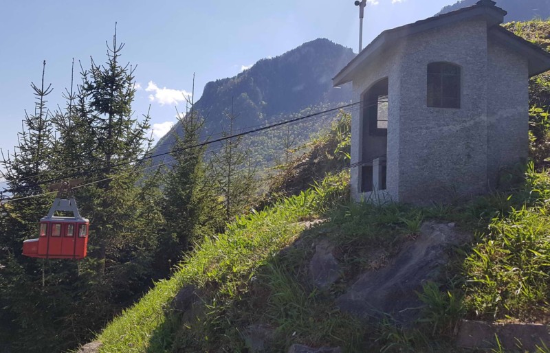 Miniature du téléphérique Riddes-Isérable au Swiss Vapeur Parc. Swiss Vapeur Parc, Le Bouveret, canton du Valais. Trains miniatures. Miniature du téléphérique Riddes-Isérable au Swiss Vapeur Parc. Swiss Vapeur Parc, Le Bouveret, canton du Valais. Trains miniatures.