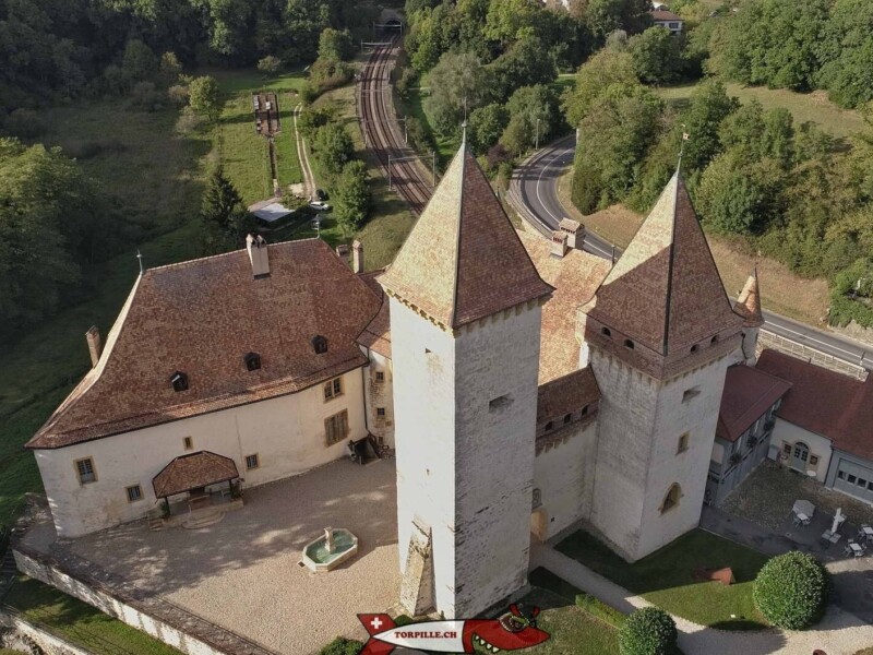 Vu depuis un drone du château de la Sarraz.