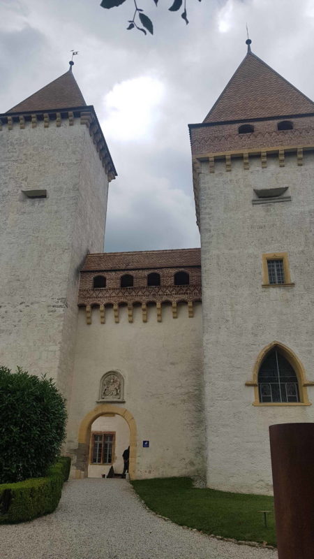 Les deux tours du château de la Sarraz