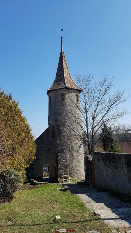 une tour du chateu de Boudry faisant partie d'une des rares structures de défense encore existante.