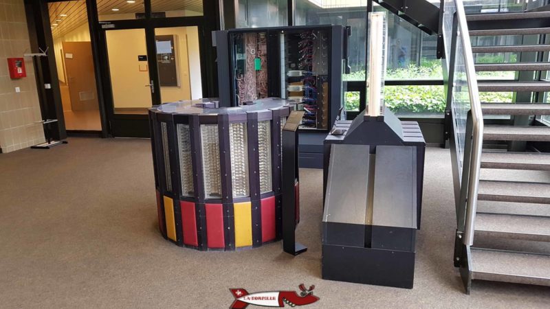 Un ancien super-calculateur, le Cray 2 pesant deux tonnes au musée Bolo