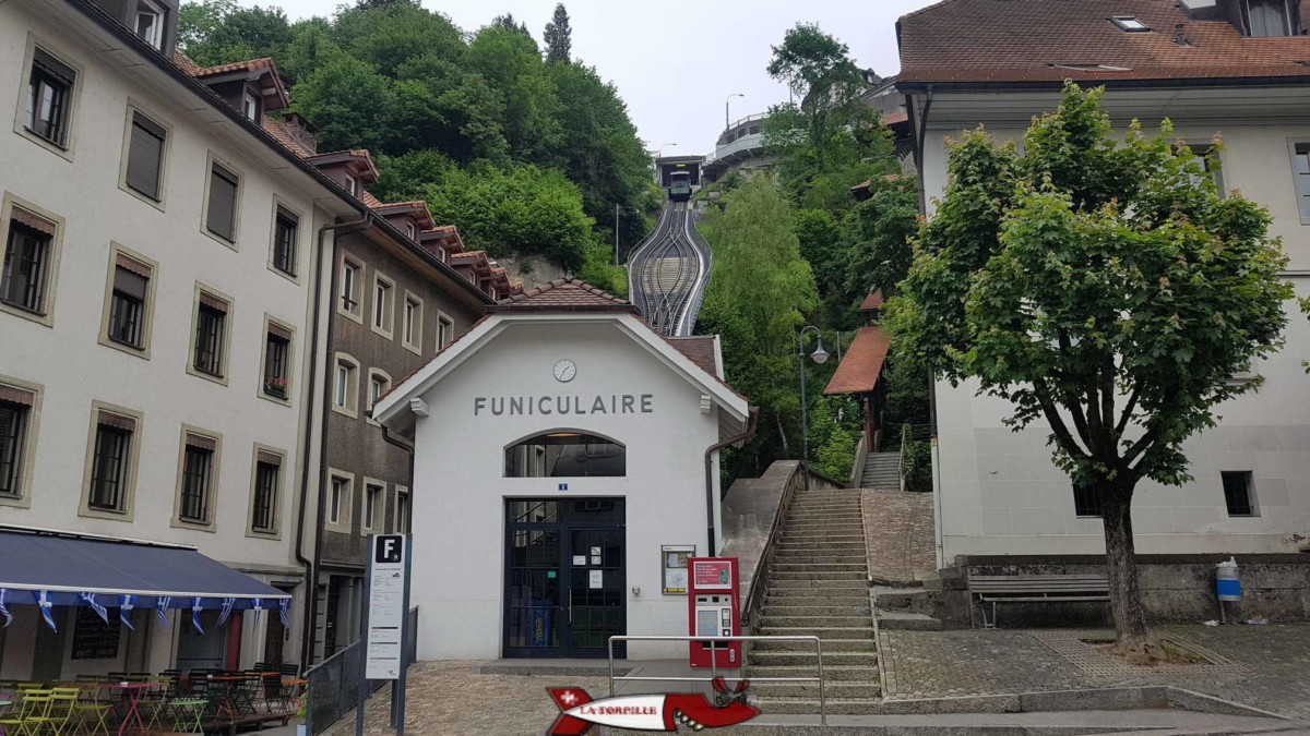 Le funiculaire de Fribourg est le plus court de Suisse Romande.