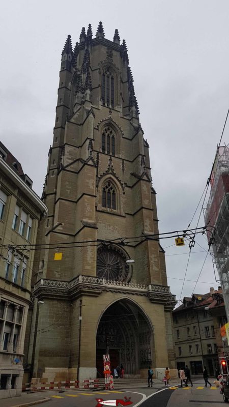 La tour de la cathédrale de fribourg