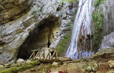 💧 Cascade de Môtiers – Val-de-Travers