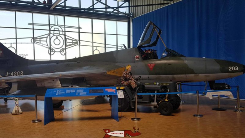 Hawker Hunter Trainer MK 68 au Musée de l’Aviation Militaire de Payerne Clin D'Ailes