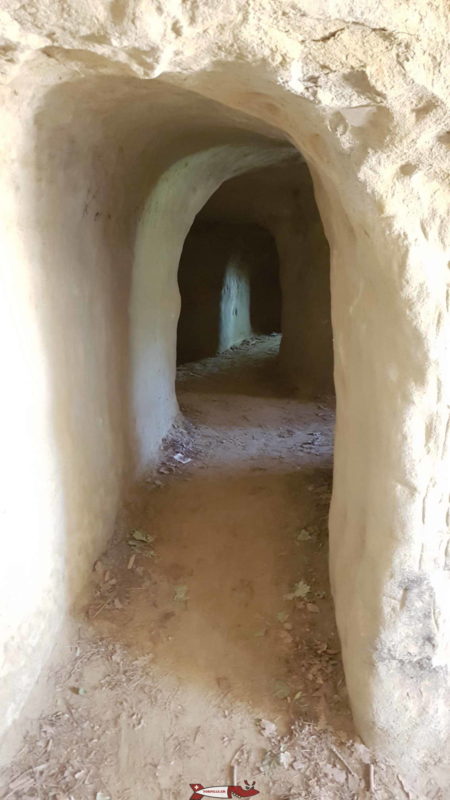 L'intérieur des Grottes des Roches Grises La Lamberta