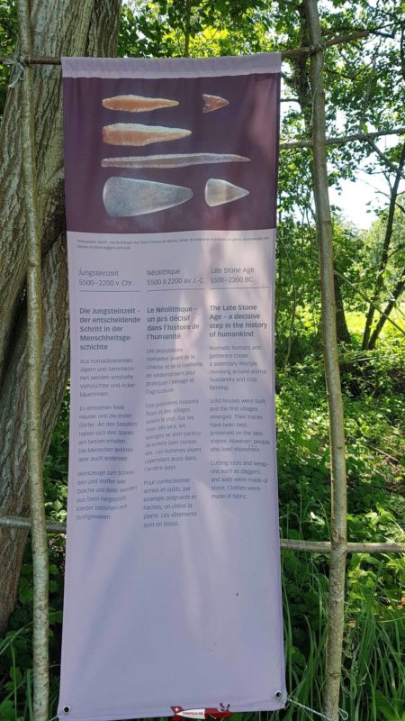panneau d'information sur le néolithique au village lacustre de Gletterens