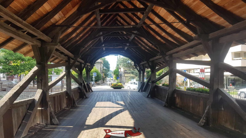 Le vieux pont sur la Vièze à Monthey.