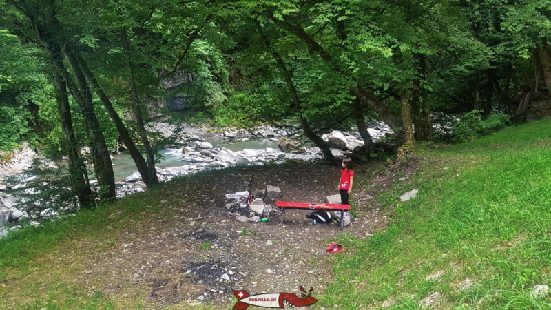 The only place to have a barbecue shortly after the beginning of the gorges path.