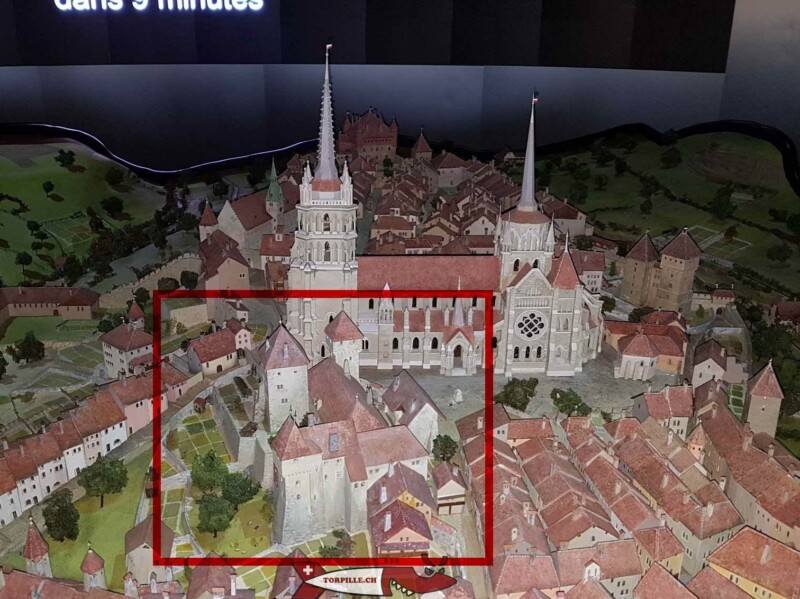 L'entrée du musée historique de Lausanne dans l'ancien évêché avec sa fameuse maquette de Lausanne en 1638 où on peut faire le château de l'Ancien Évêché avant sa démolition partielle.