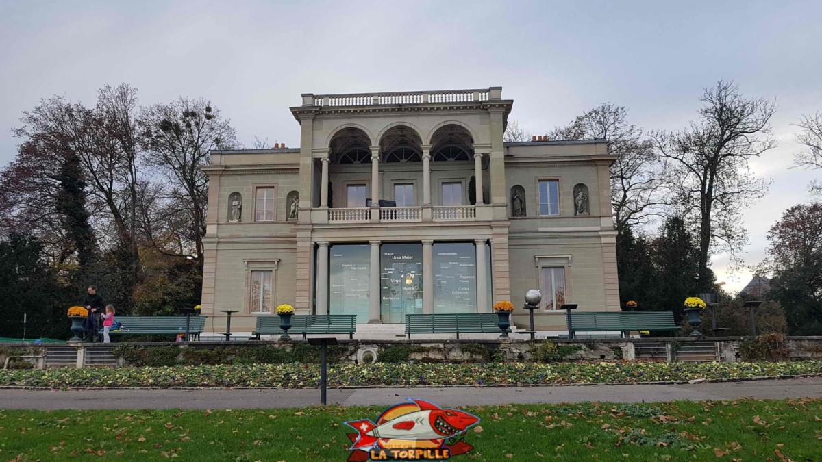 Le maison de maître qui héberge le musée d'histoire des sciences.