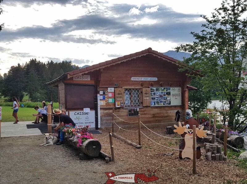 La réception au bord du lac Moubra.