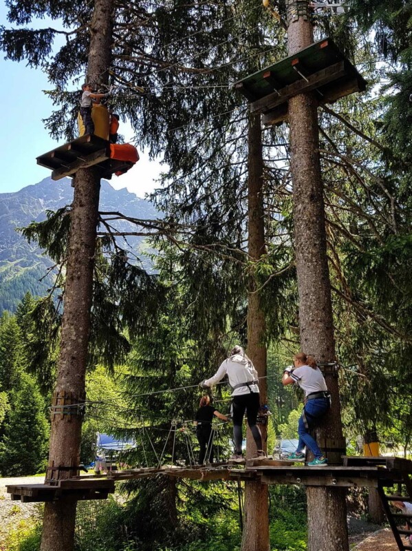 Des ateliers de l'accrobranche. Des ateliers de l'accrobranche.