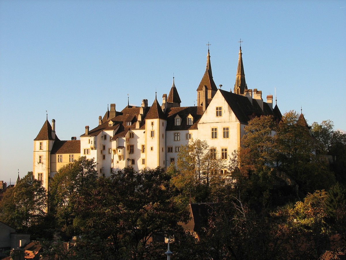 Le château de Neuchâtel passablement remanié depuis le moyen-âge.