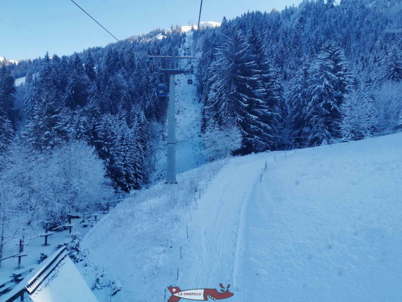 La vue sur le sommet des Vounets en montant.