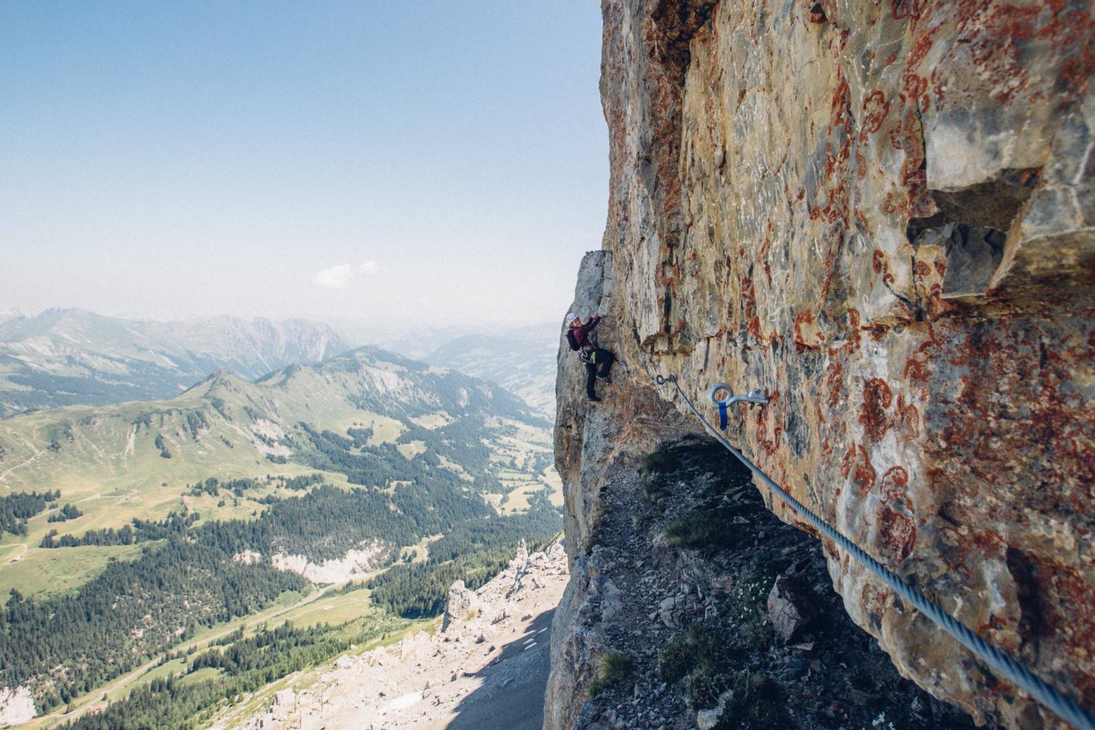 via-ferrata-en-suisse-romande-23-parcours-en-2021-grimpe-le-long