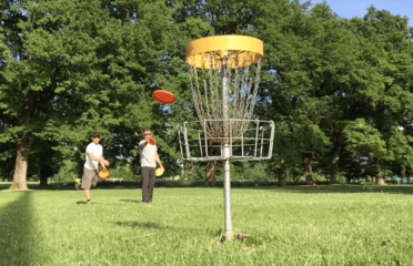 🥏⚽ Disc Golf et Foot Golf | Parc des Evaux – Onex