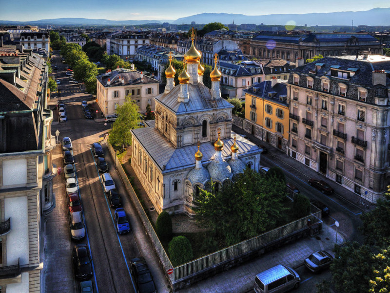 Les magnifiques coupoles dorées de l'église orthodoxe russe de Genève.