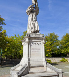 ⛪ Statue de Guillaume Farel – Neuchâtel