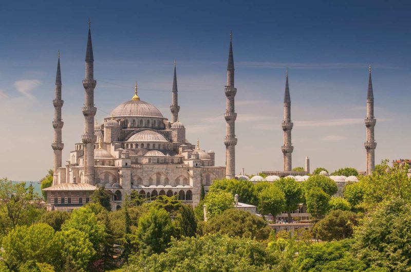 La magnifique mosquée bleue à Istanbul en Turquie européenne.