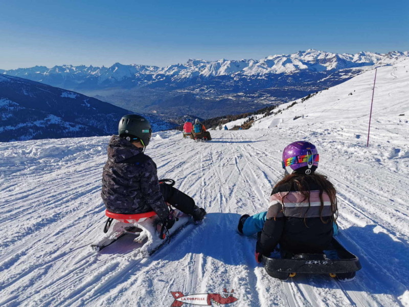 Le domaine skiable de St-Luc comprend une jolie piste de luge.