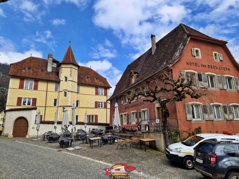 L'hôtel des Deux-Clefs.  Ville médiéval de St-Ursanne, Jura.