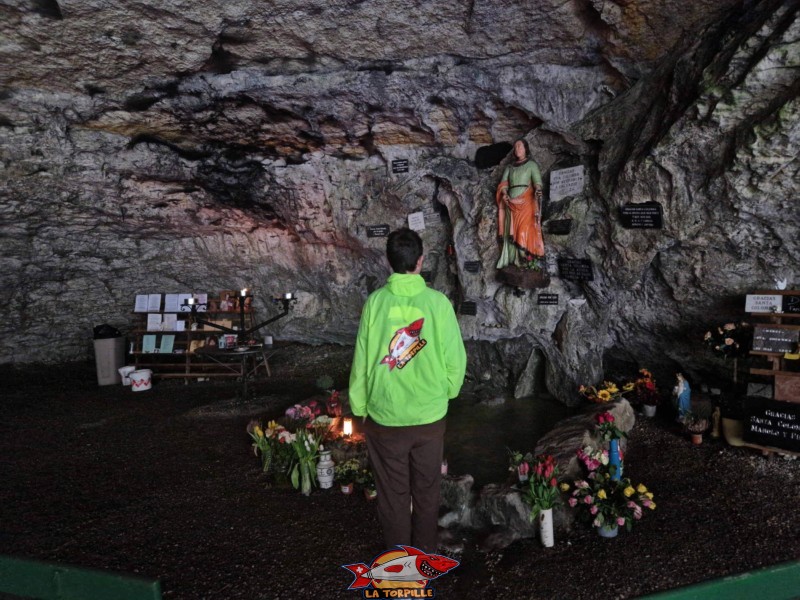 Sainte-Colombe. Grotte de Sainte-Colombe