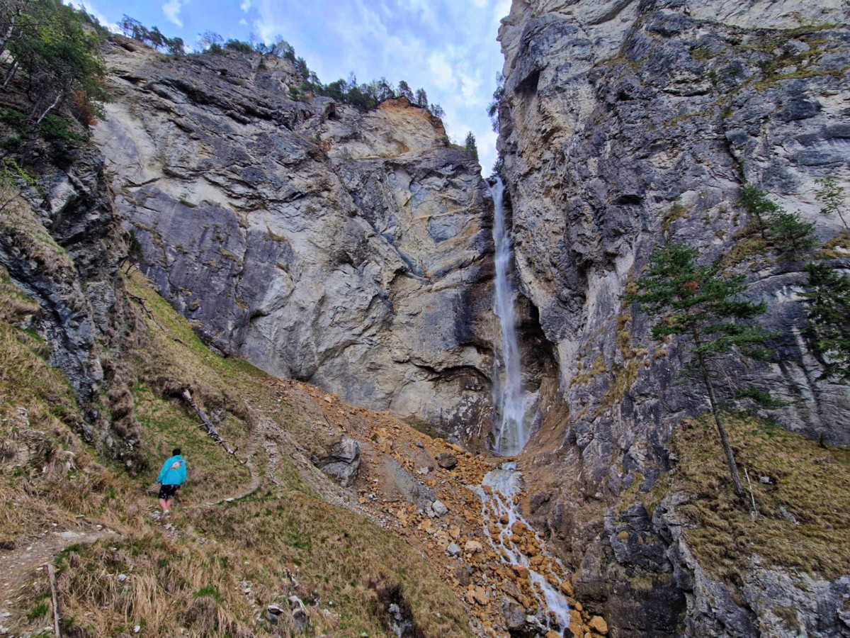 La cascade de la Rèche dans le Valais central.