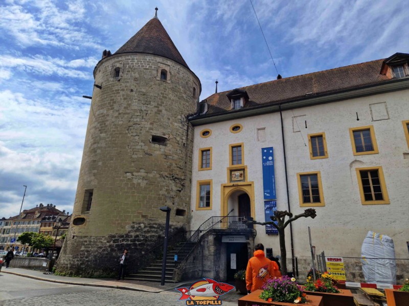 L'entrée de l'Échandole sous l'entrée du château.