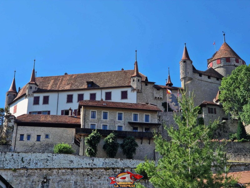 Le magnifique château de Lucens. Au Moyen Âge, il appartenait à l'Évêque de Lausanne.
