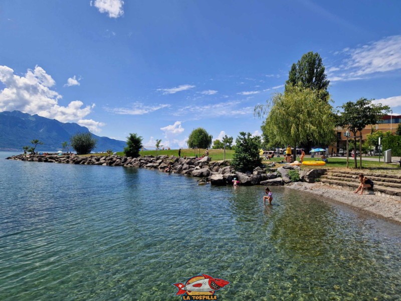 Enrochements, plage du pierrier, montreux