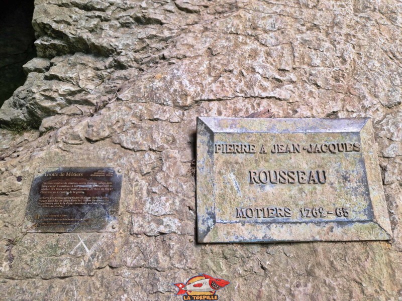 grotte de Môtiers, Val-de-Travers, canton de Neuchâtel, pierre à JJ Rousseau