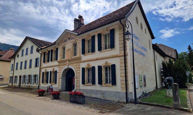 🏠🔧 Musée des Mascarons – Môtiers