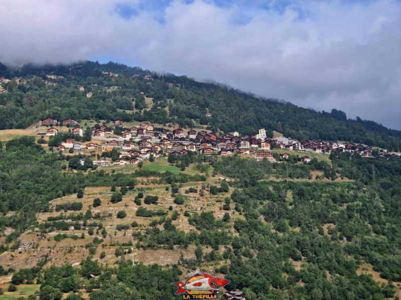 Le village d'Hérémance direction ouest.