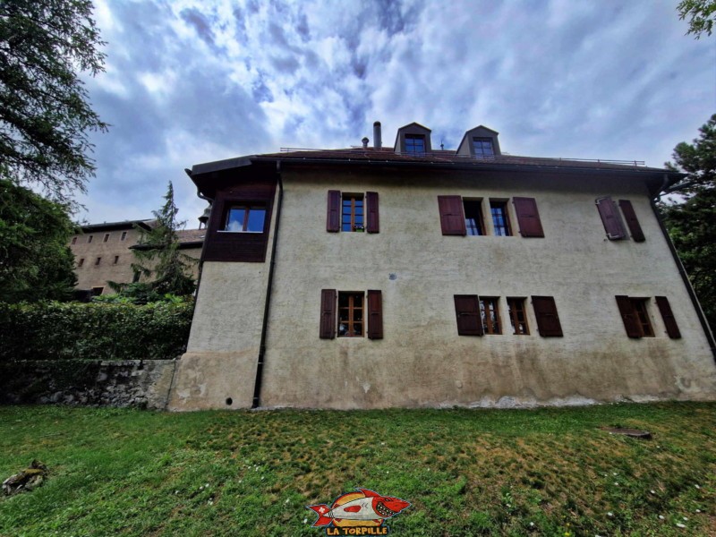 Côté Est, monastères des bernadines, collombey