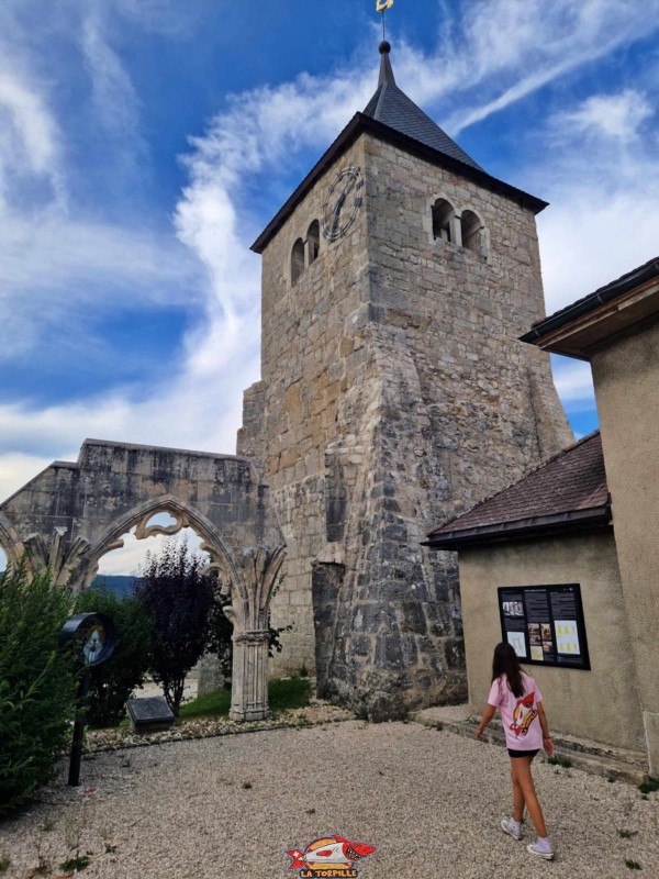 Dans le village de l'Abbaye, on peut visiter la tour de l'ancienne abbaye de la vallée de Joux.