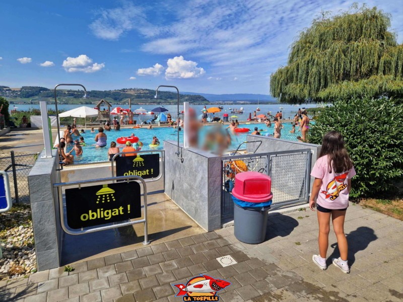 Piscine enfants, plage et piscine extérieure de Morat, Murten