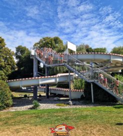 🏊🏖️ Piscine Intérieure et Extérieure, Plage de Morat