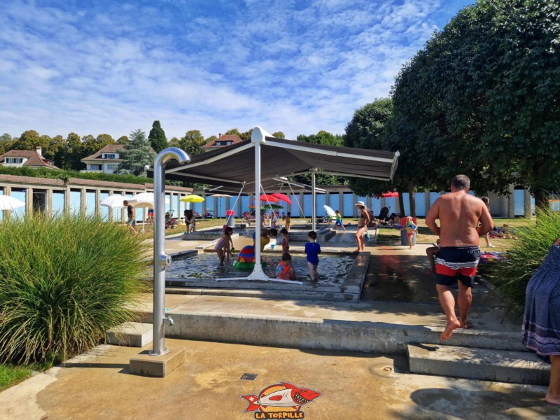 Pataugeoire, plage et piscine extérieure de Morat, Murten