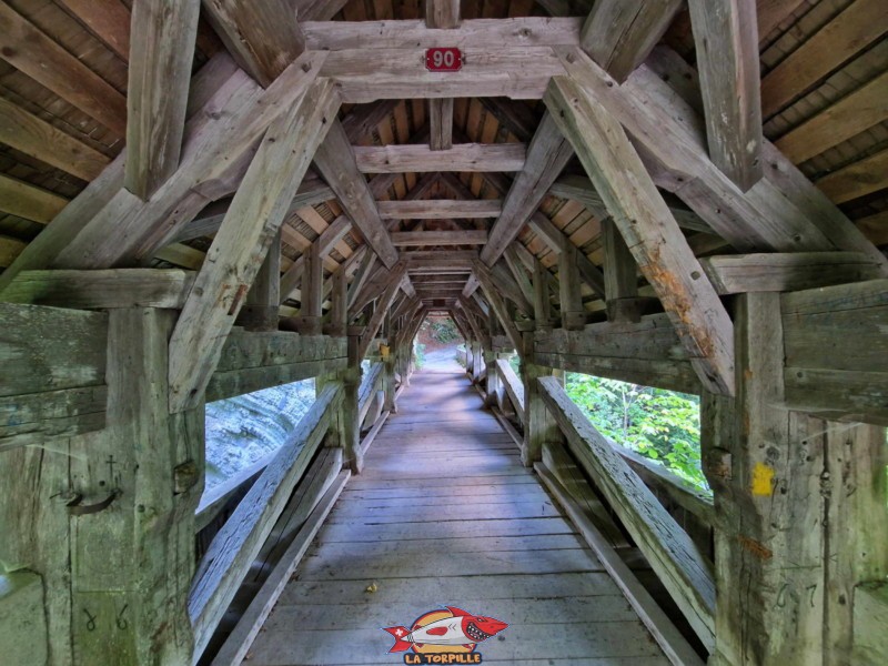 L'intérieur du pont.