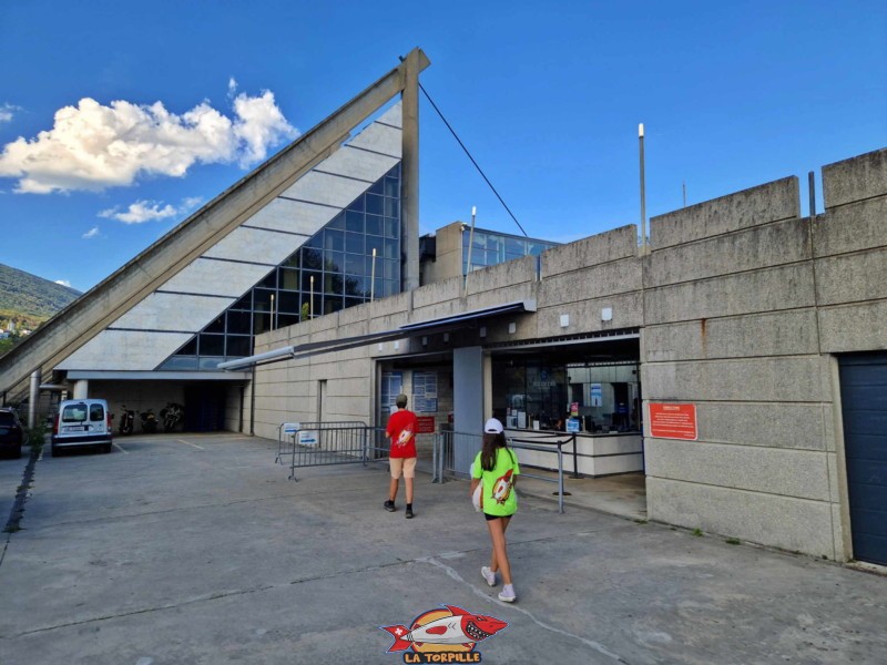 Entrée, piscine du Nid-du-Crô, Neuchâtel