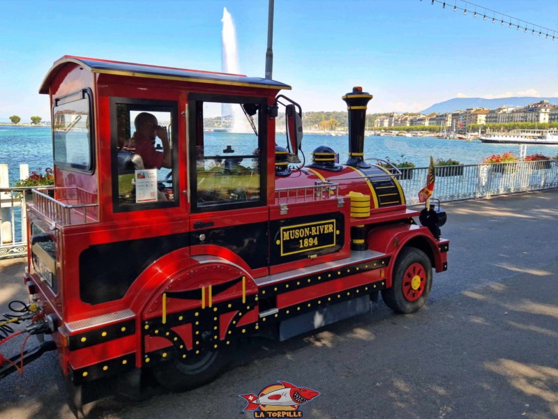 La locomotive électrique du petit train de Genève.