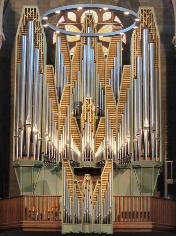 L'orgue de la cathédrale de Genève.
