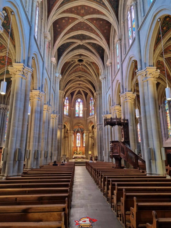Intérieur, Basilique catholique de Genève, Cornavin